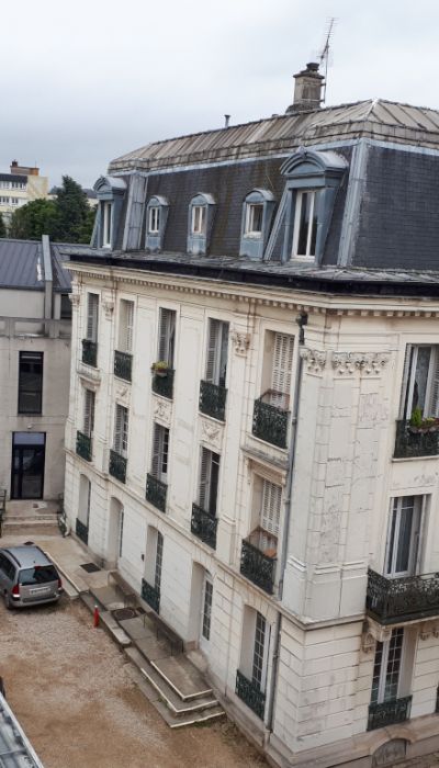 Façade bâtiment D rue